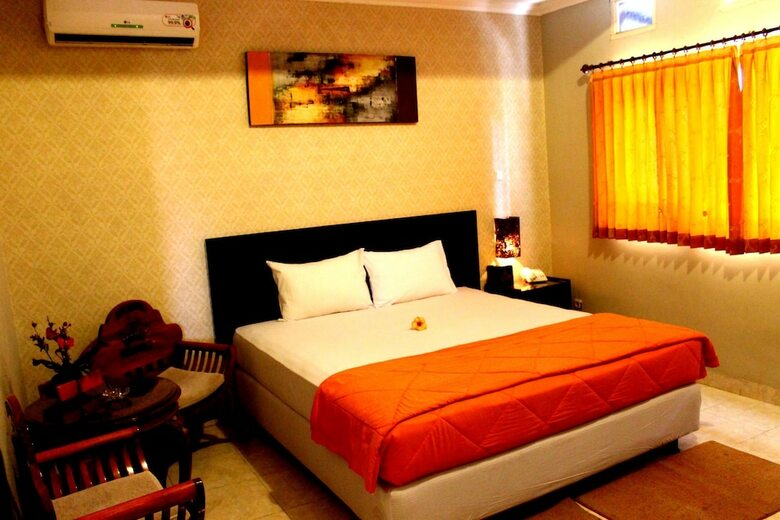 Crown Hotel