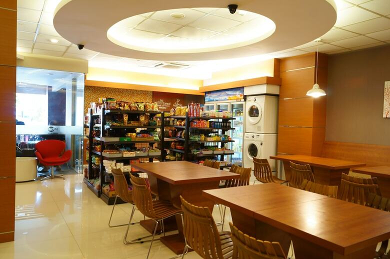 Citihub Hotel @mayjend Sungkono, Surabaya