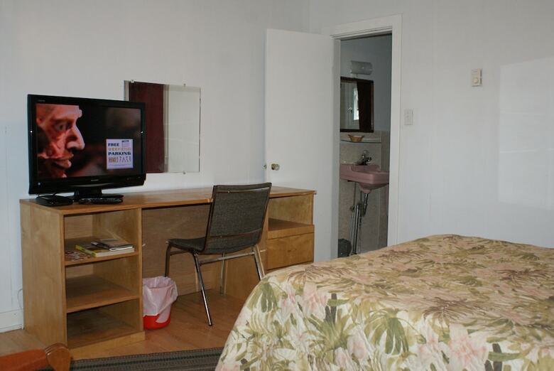 Cookes Motel