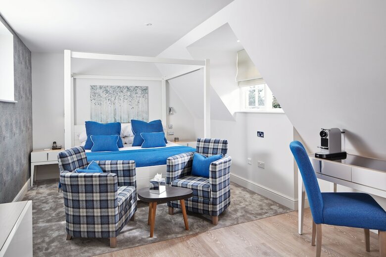 Barnett Hill - Luxury Hotel