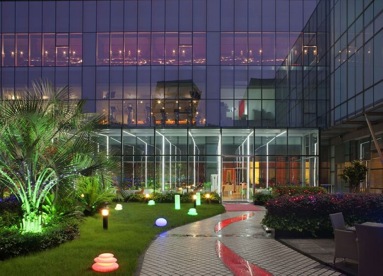 Grand Mercure Shanghai Century Park Hotel