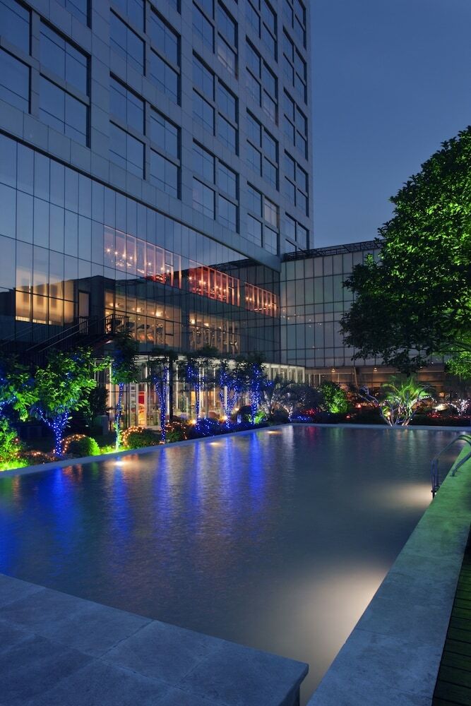 Grand Mercure Shanghai Century Park Hotel