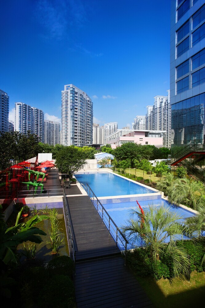 Grand Mercure Shanghai Century Park Hotel