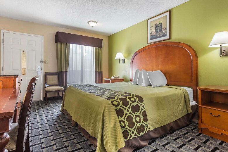 Hotel Rodeway Inn