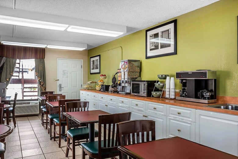 Hotel Rodeway Inn