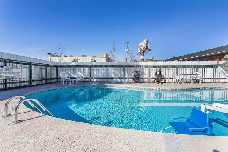 Hotel Rodeway Inn