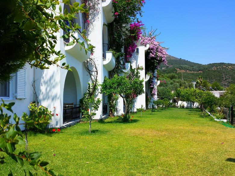 Aparthotel Spiros Studios