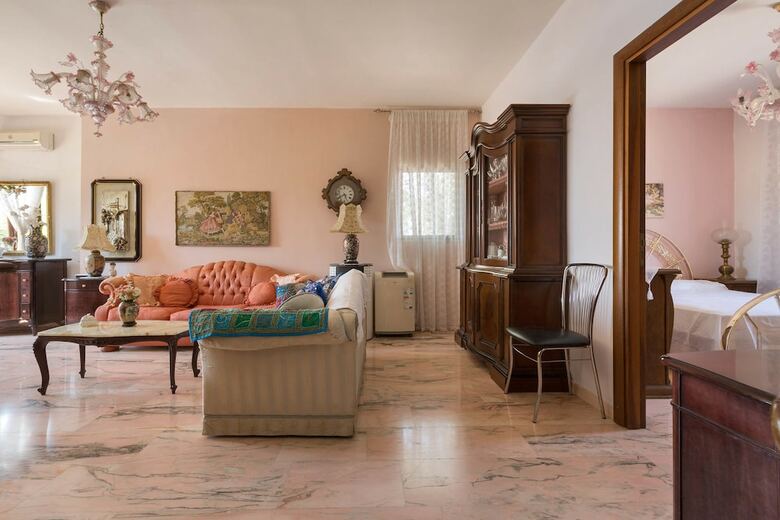 Villa Gary