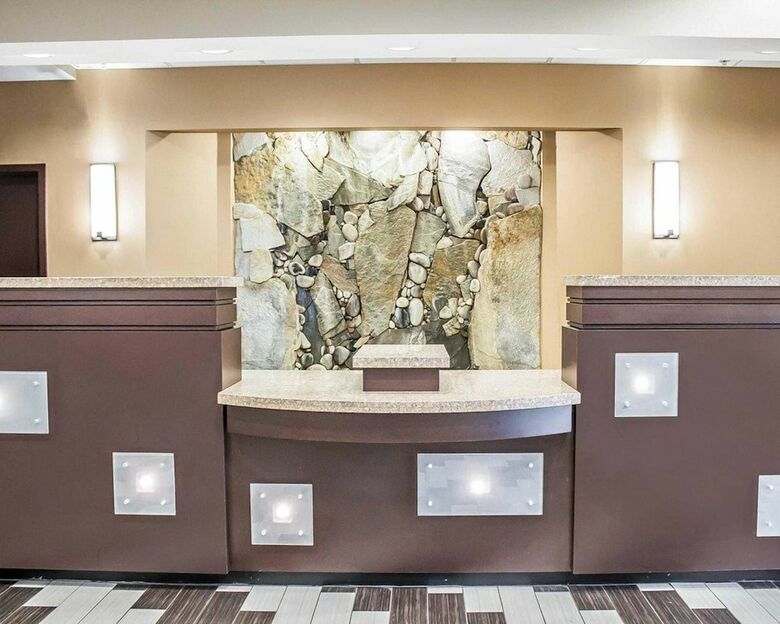 Hotel Comfort Suites Perrysburg - Toledo South
