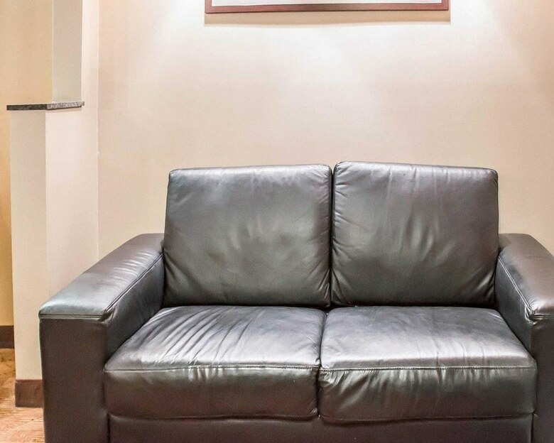 Hotel Comfort Suites Perrysburg - Toledo South