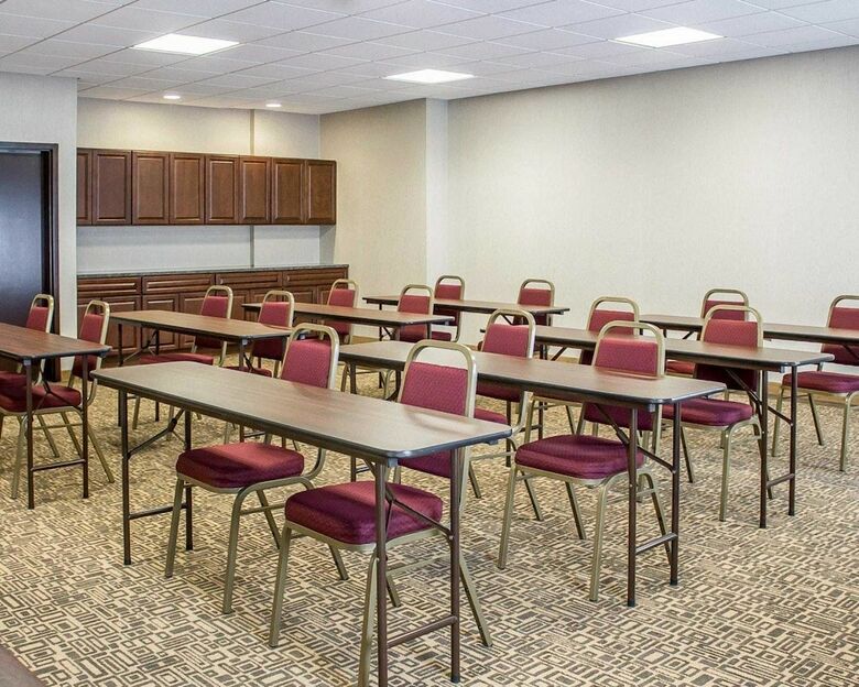Hotel Comfort Suites Perrysburg - Toledo South