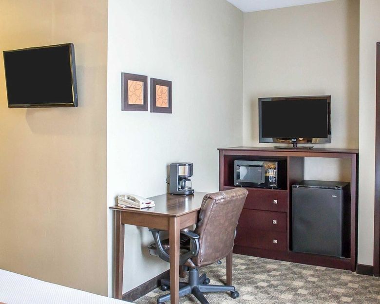 Hotel Comfort Suites Perrysburg - Toledo South