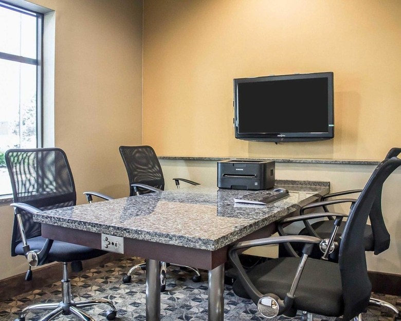 Hotel Comfort Suites Perrysburg - Toledo South