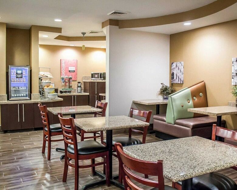 Hotel Comfort Suites Perrysburg - Toledo South