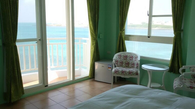 Hotel Lovers Bay