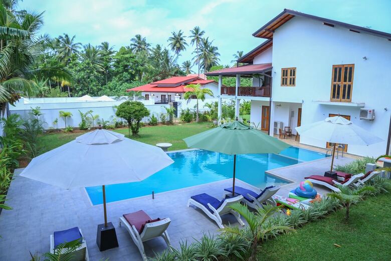 Villa Hikka Resort