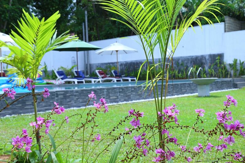 Villa Hikka Resort