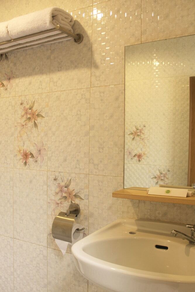 Hotel D'inn Rungkut Juanda - Surabaya