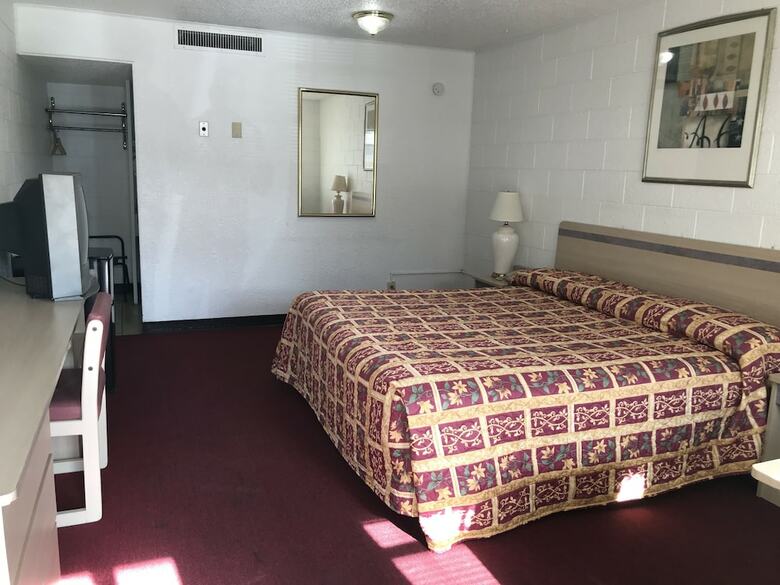 Superlodge Motel