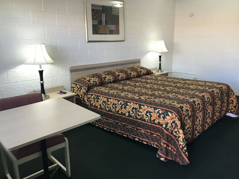 Superlodge Motel