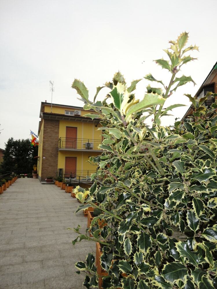 Hostal Pavia Ostello