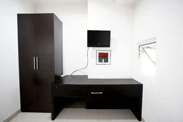 Hotel Reddoorz Plus @ Guntur Raya Setiabudi