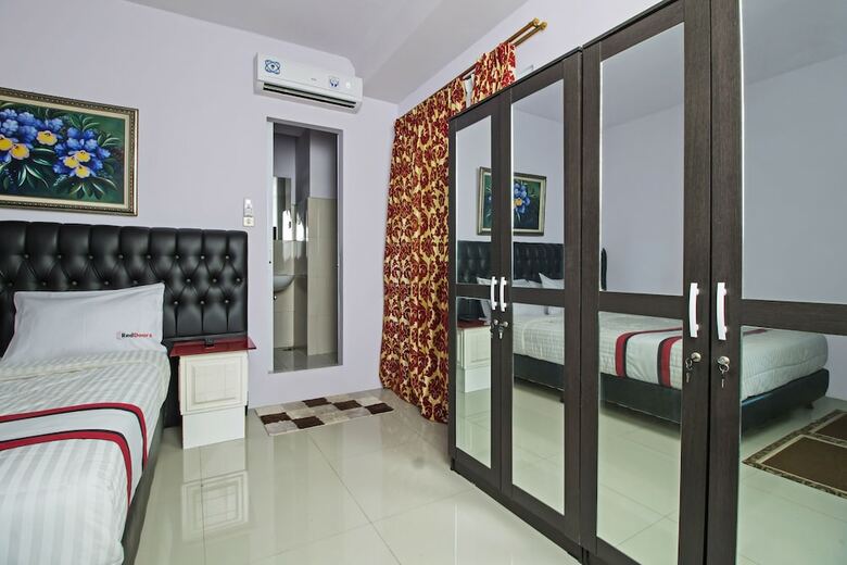 Hotel Reddoorz Plus @ Guntur Raya Setiabudi