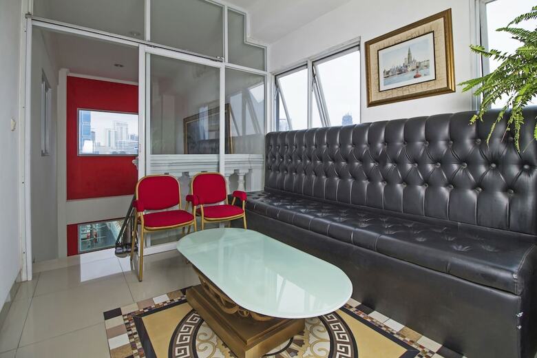 Hotel Reddoorz Plus @ Guntur Raya Setiabudi