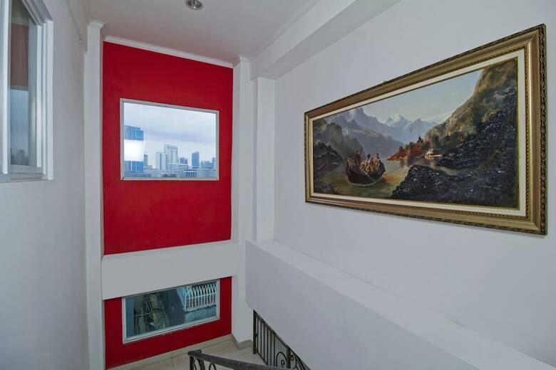 Hotel Reddoorz Plus @ Guntur Raya Setiabudi