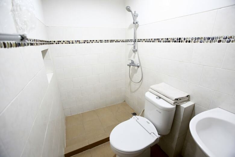 Hotel Reddoorz Plus @ Guntur Raya Setiabudi