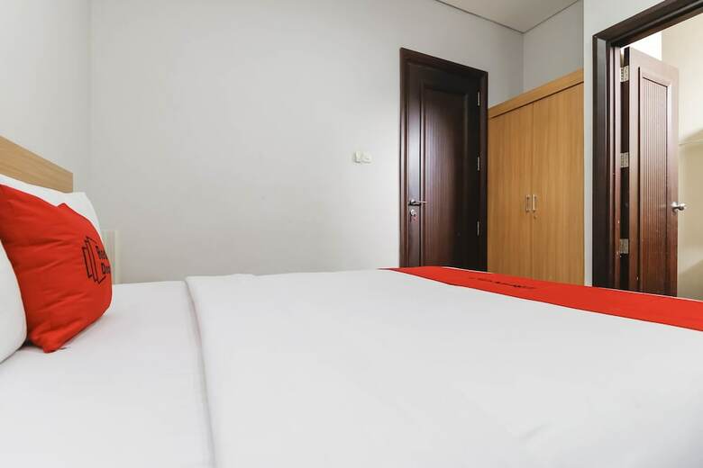 Hotel Reddoorz Plus @ Kelapa Dua Kebon Jeruk