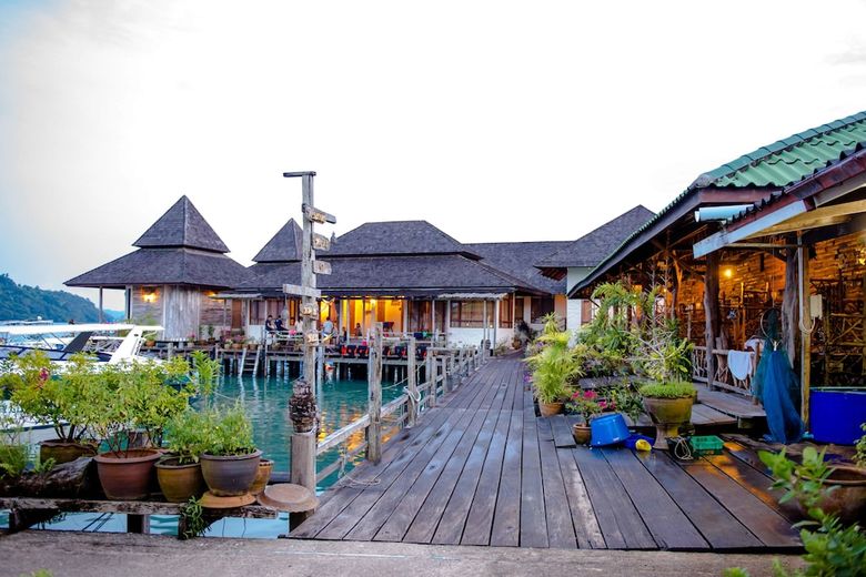Hotel Salakphet Resort
