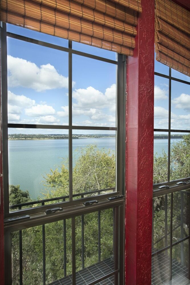 The Lakehouse Bed & Breakfast