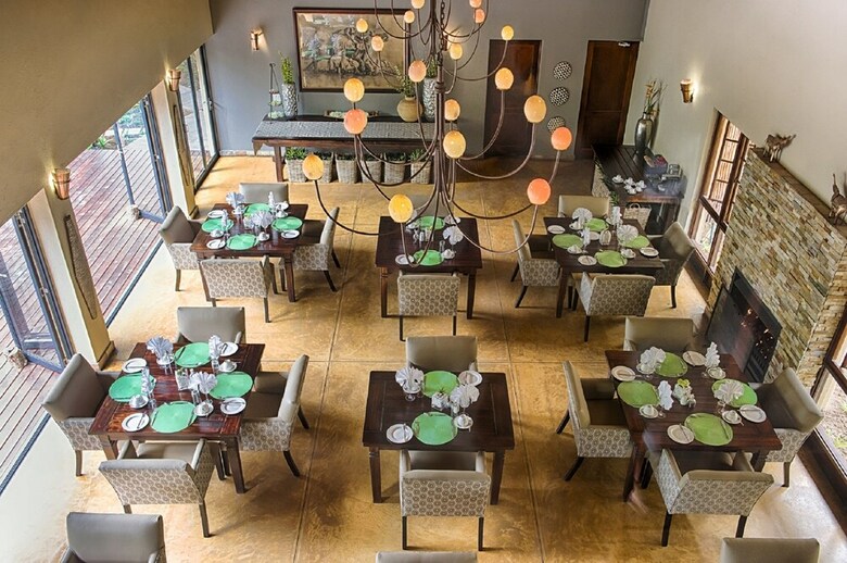 Posada Elephant Plains Game Lodge