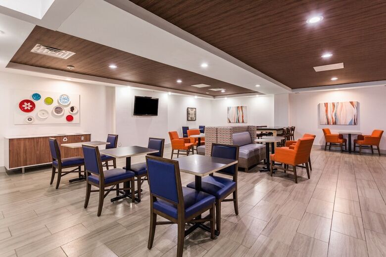 Hotel Holiday Inn Express Petersburg