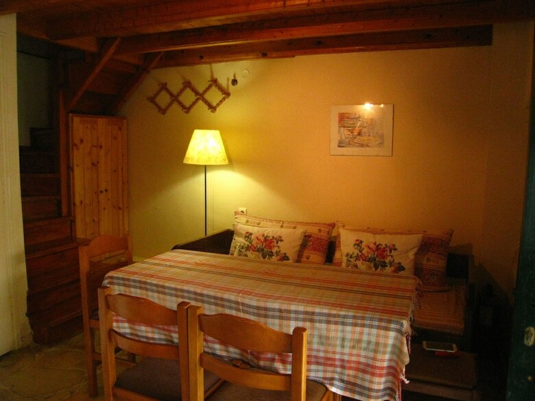 Adamantia Hotel