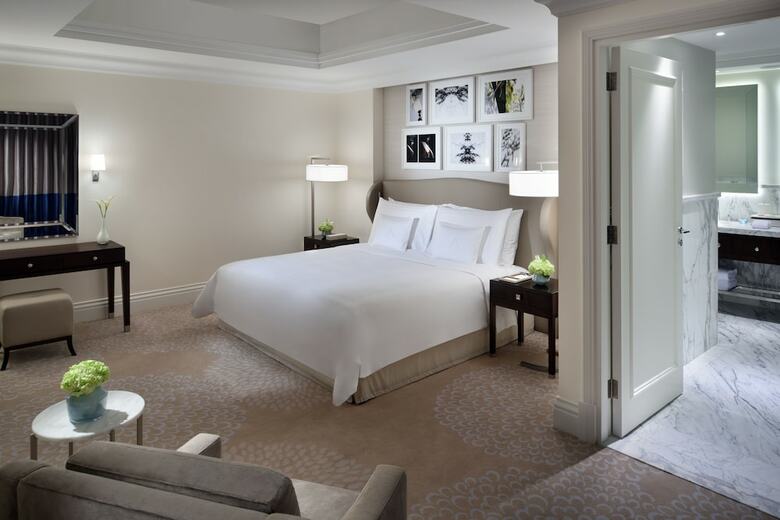 Hotel Address Boulevard