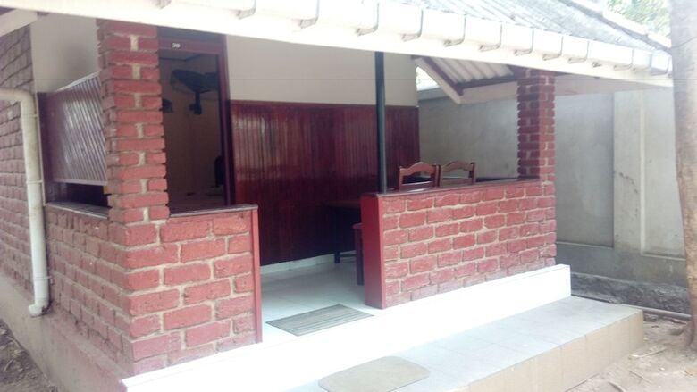 Hotel Sarathchandra Tourist Guest House