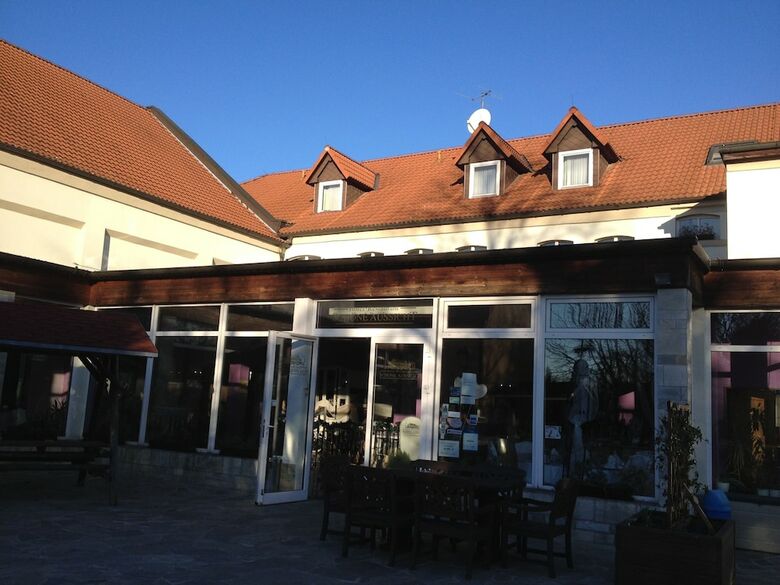 Hotel Sch�ne Aussicht