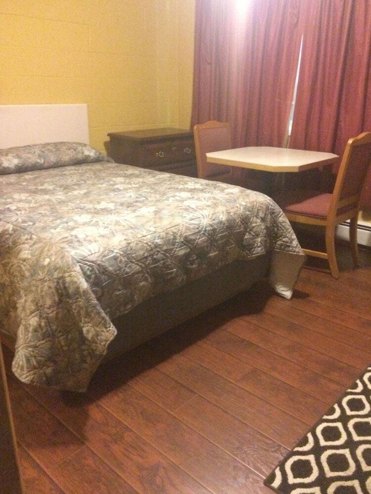 Satellite Motel
