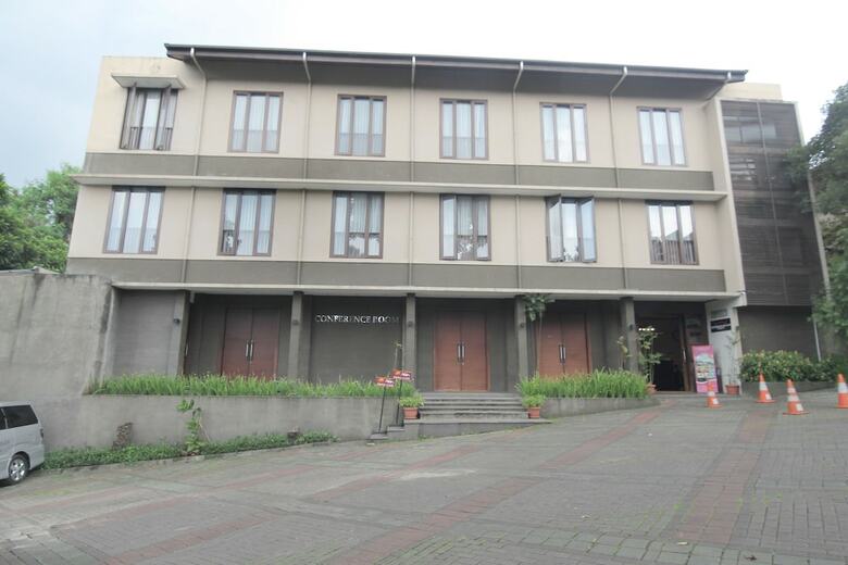 Hotel Airy Sukasari Setrasari Raya 10 Bandung