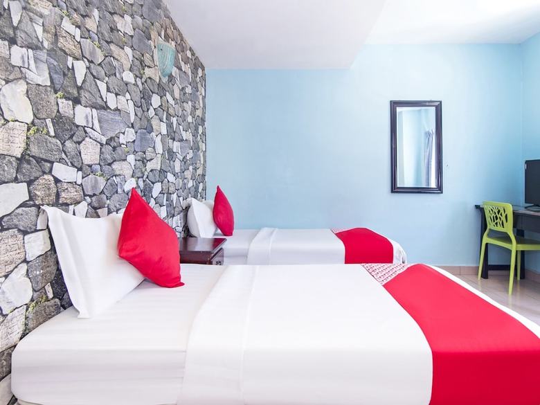 Oyo 252 Lotus Hotel