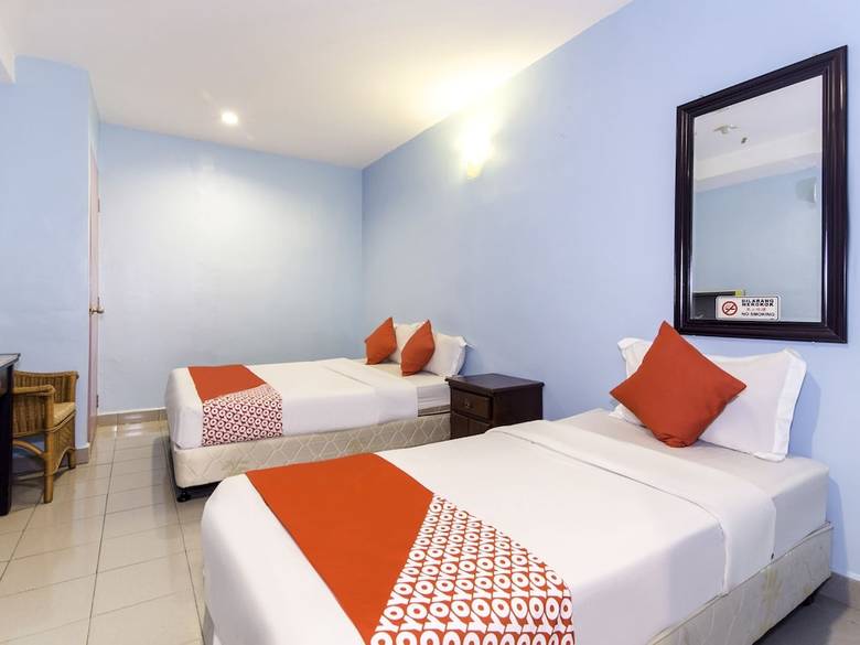 Oyo 252 Lotus Hotel