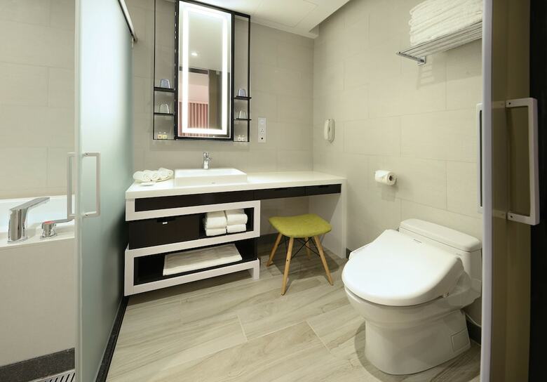 Uinn Business Hotel - Taipei Shilin