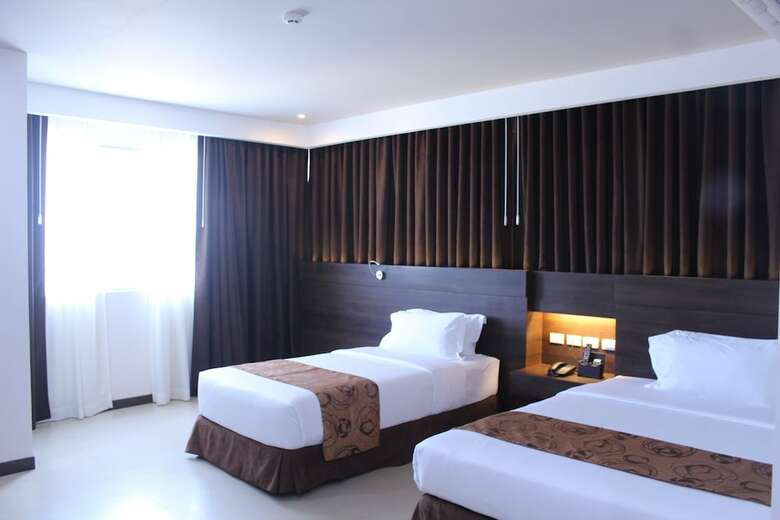 Kew Hotel