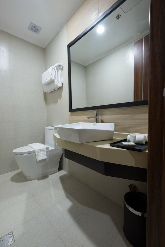 Kew Hotel