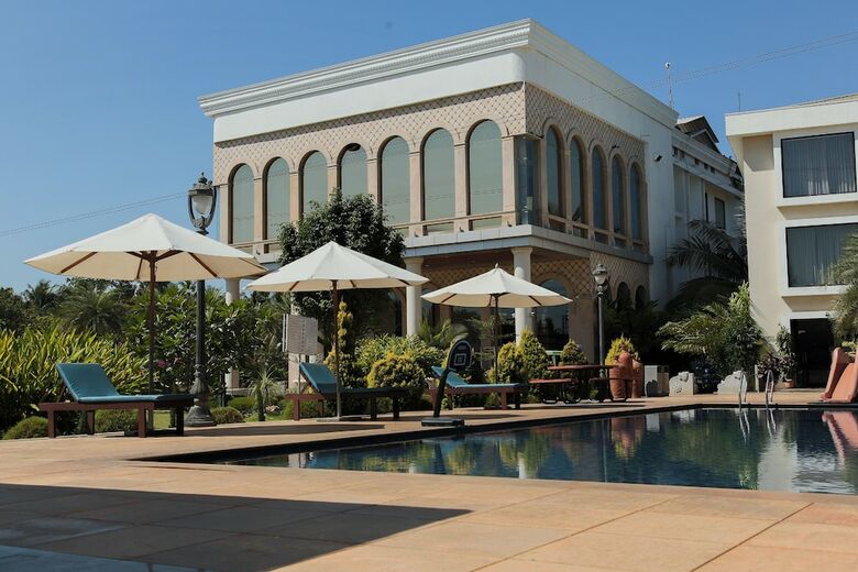 Hotel Uva Meridian Bay Resort And Spa