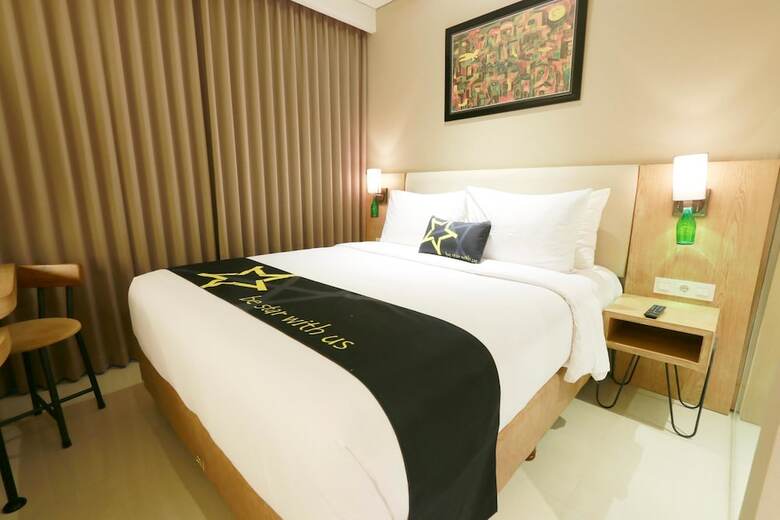 Yellow Star Hotel Gejayan