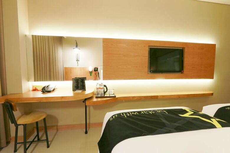 Yellow Star Hotel Gejayan