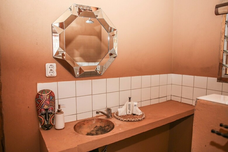 Hostal Mozambeat Motel